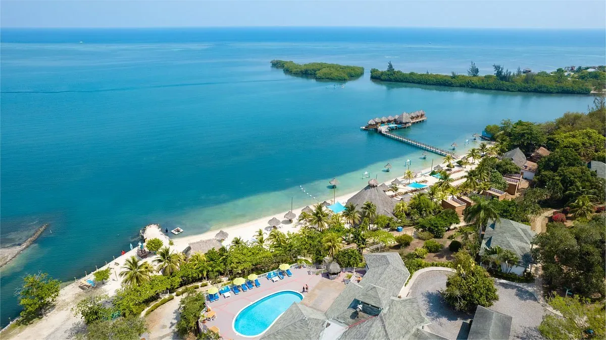 Turquoise Bay Dive & Beach Resort
