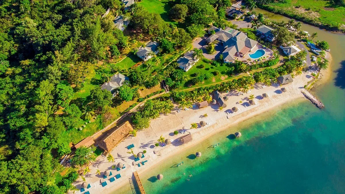 Turquoise Bay Dive & Beach Resort