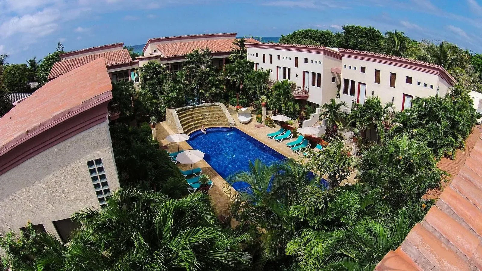Las Sirenas Hotel & Condos