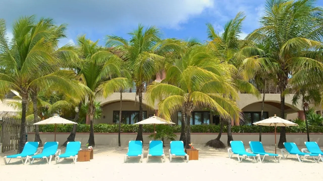 Las Sirenas Hotel & Condos