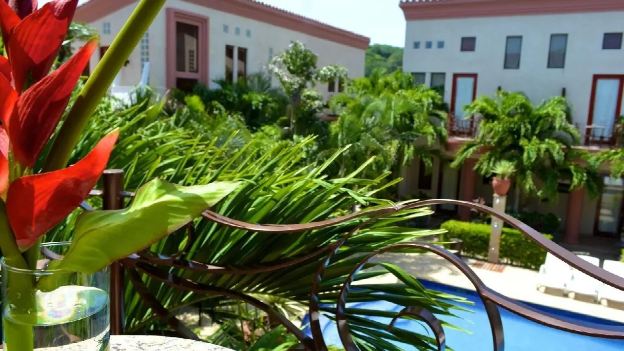 Las Sirenas Hotel & Condos