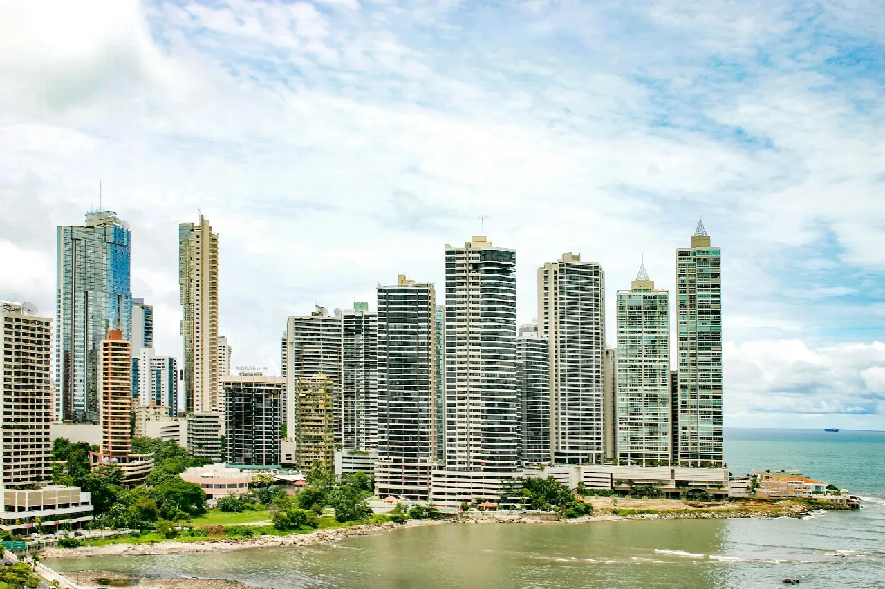 Panamá: ciudad, canal y compras